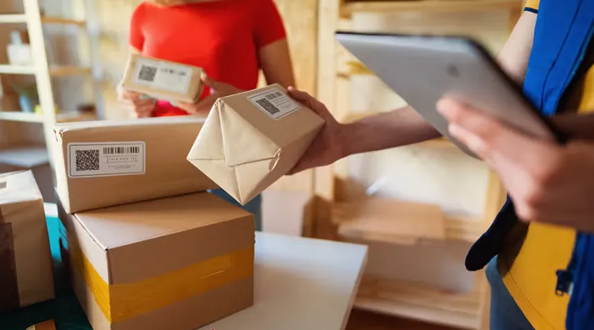 2026新加坡UPS寄快递全指南：网点/代收点查询、寄件流程、快递电话、费用明细与关税